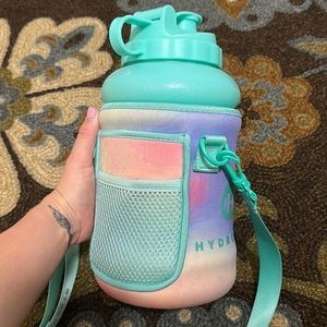 Hydrojug with sleeve